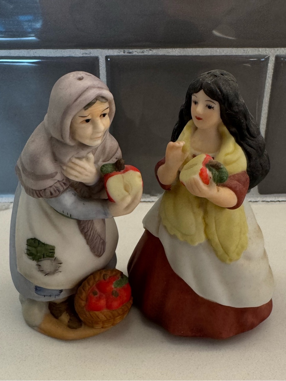 Vintage Danbury Mint “Snow White & the Wicked Queen” Salt & Pepper